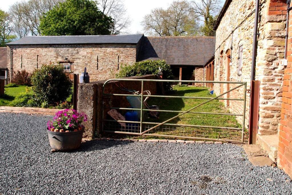Upper Heath Farm - Stable Cottage Ludlow Craven Arms Ngoại thất bức ảnh